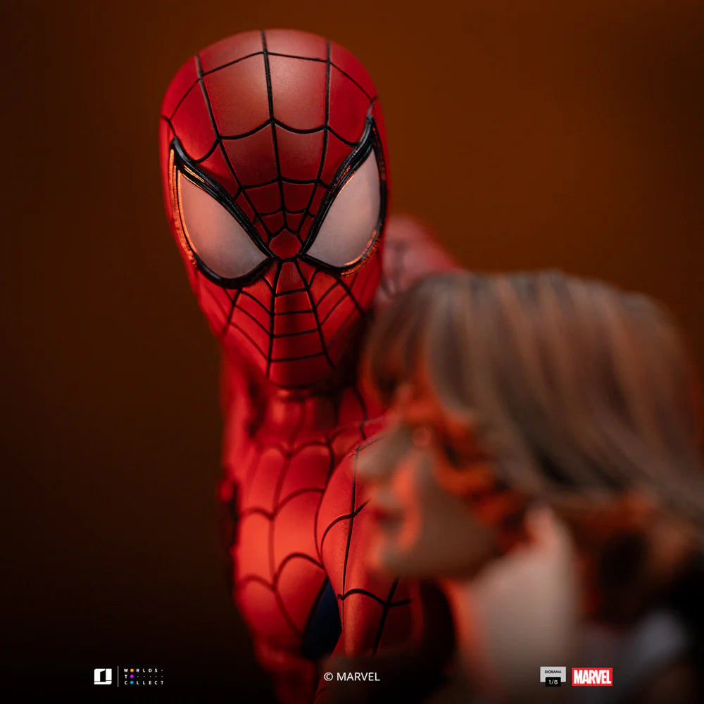 082026 - Spider-Man statuette - Spider-Man & Mary Jane - Diorama Iron Studio