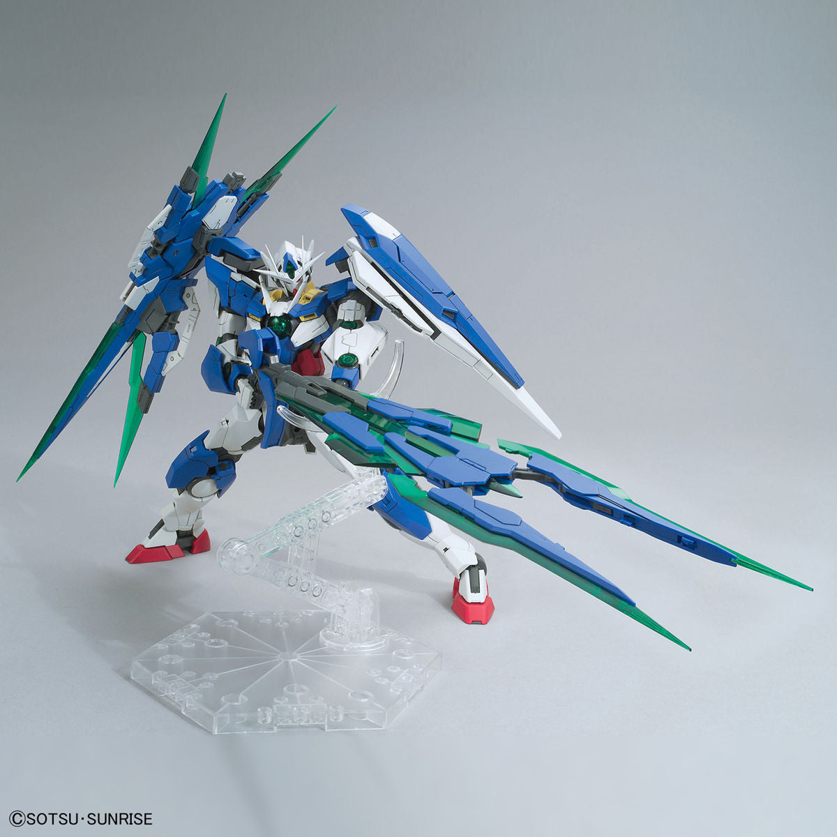 Gundam - MG 1/100 00 QAN(T) Full Saber - Gunpla