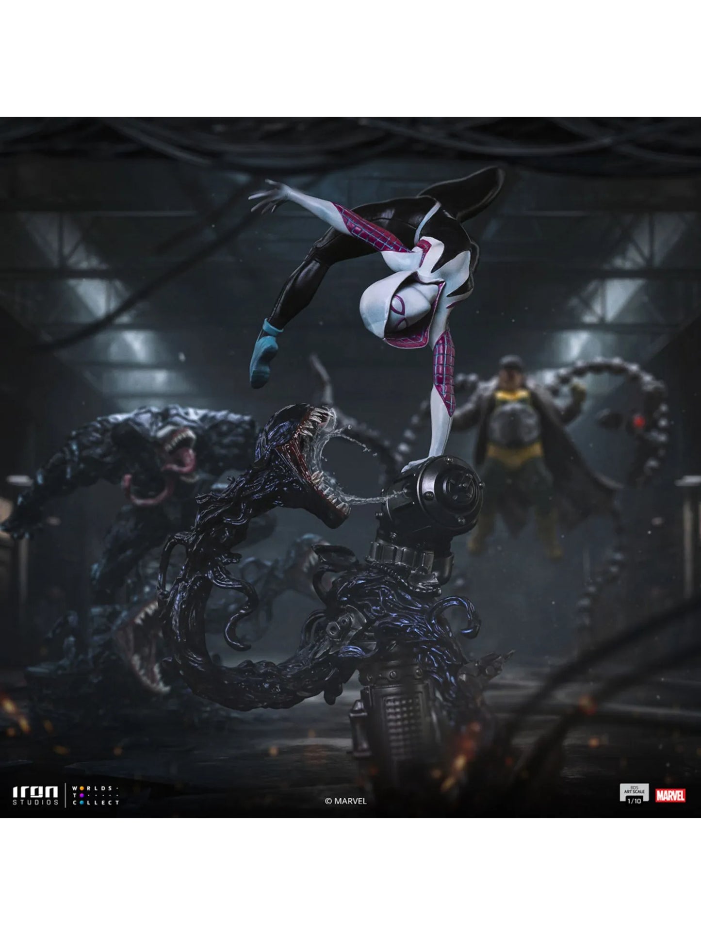 122025 - Marvel Comics - Ghost Spider - Statuette Diorama Iron Studio
