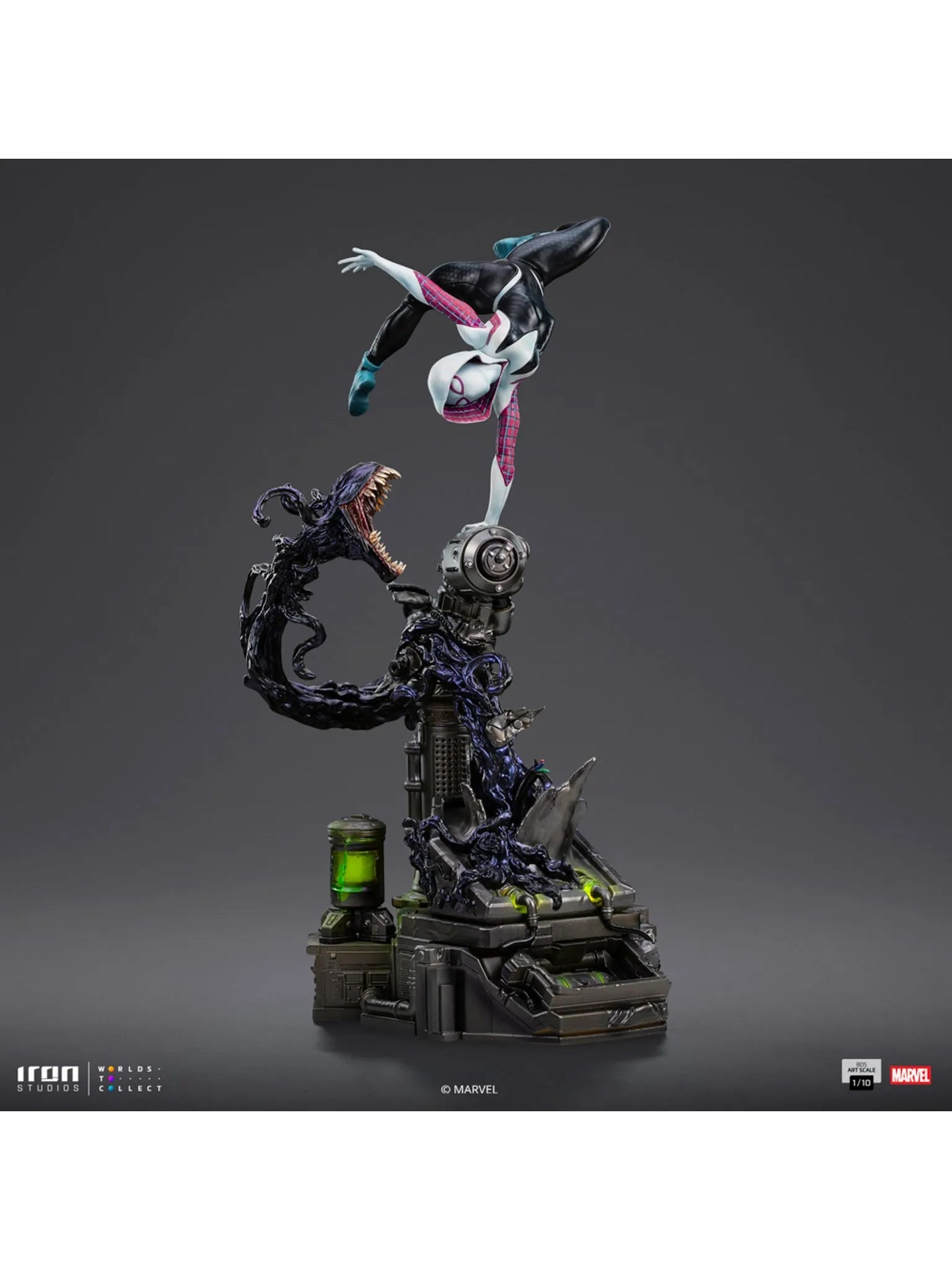 122025 - Marvel Comics - Ghost Spider - Statuette Diorama Iron Studio