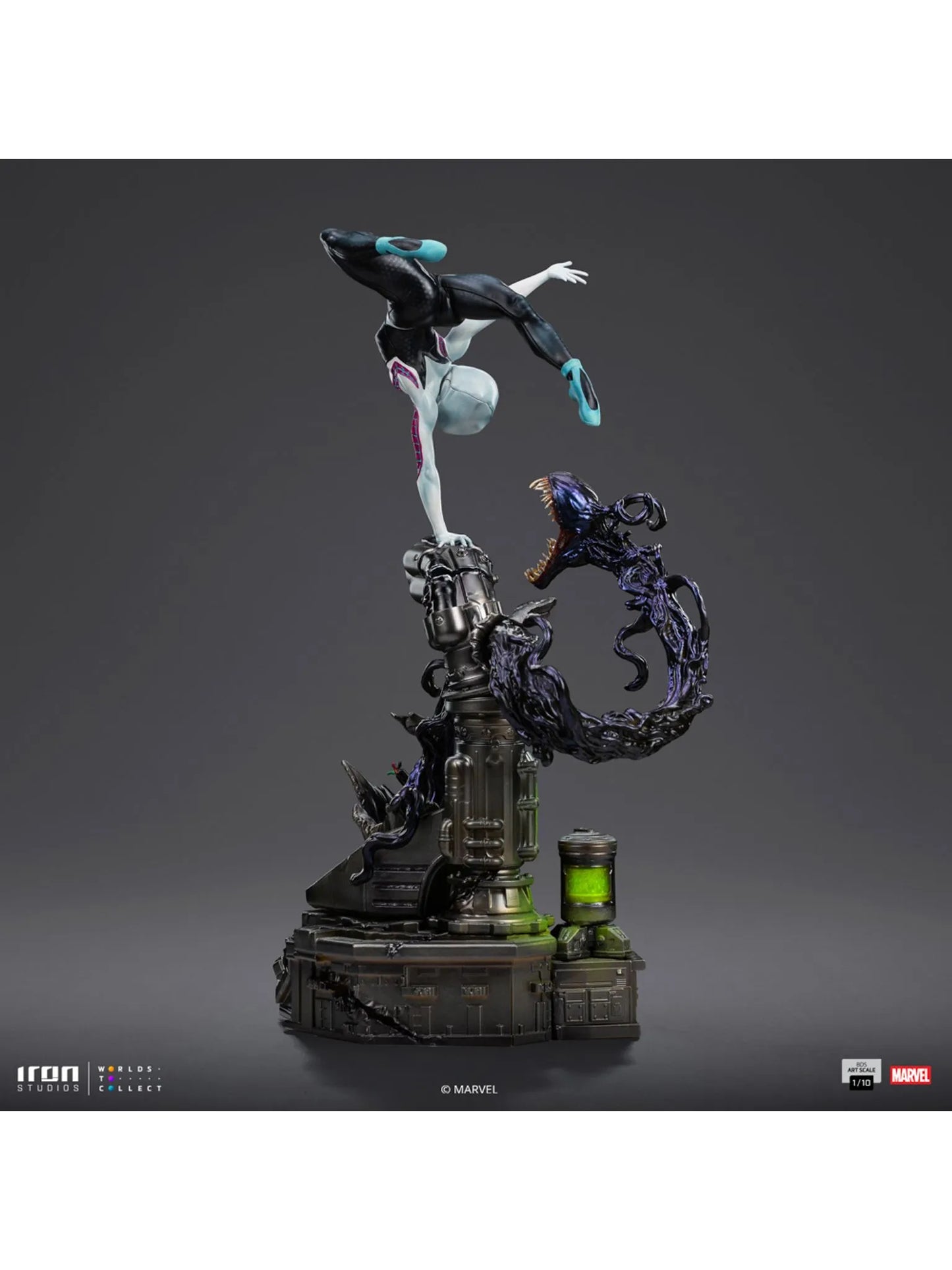 122025 - Marvel Comics - Ghost Spider - Statuette Diorama Iron Studio