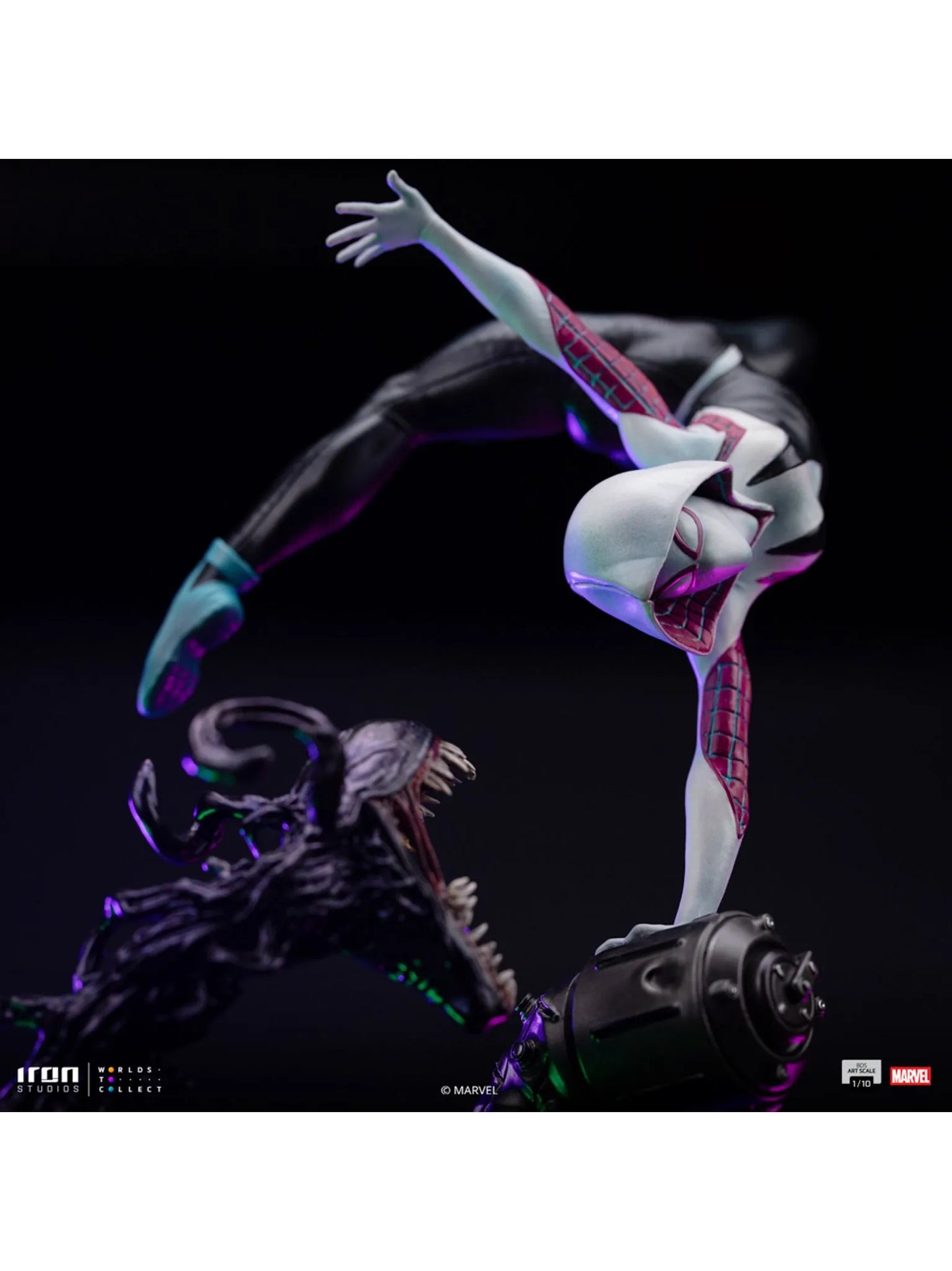 122025 - Marvel Comics - Ghost Spider - Statuette Diorama Iron Studio