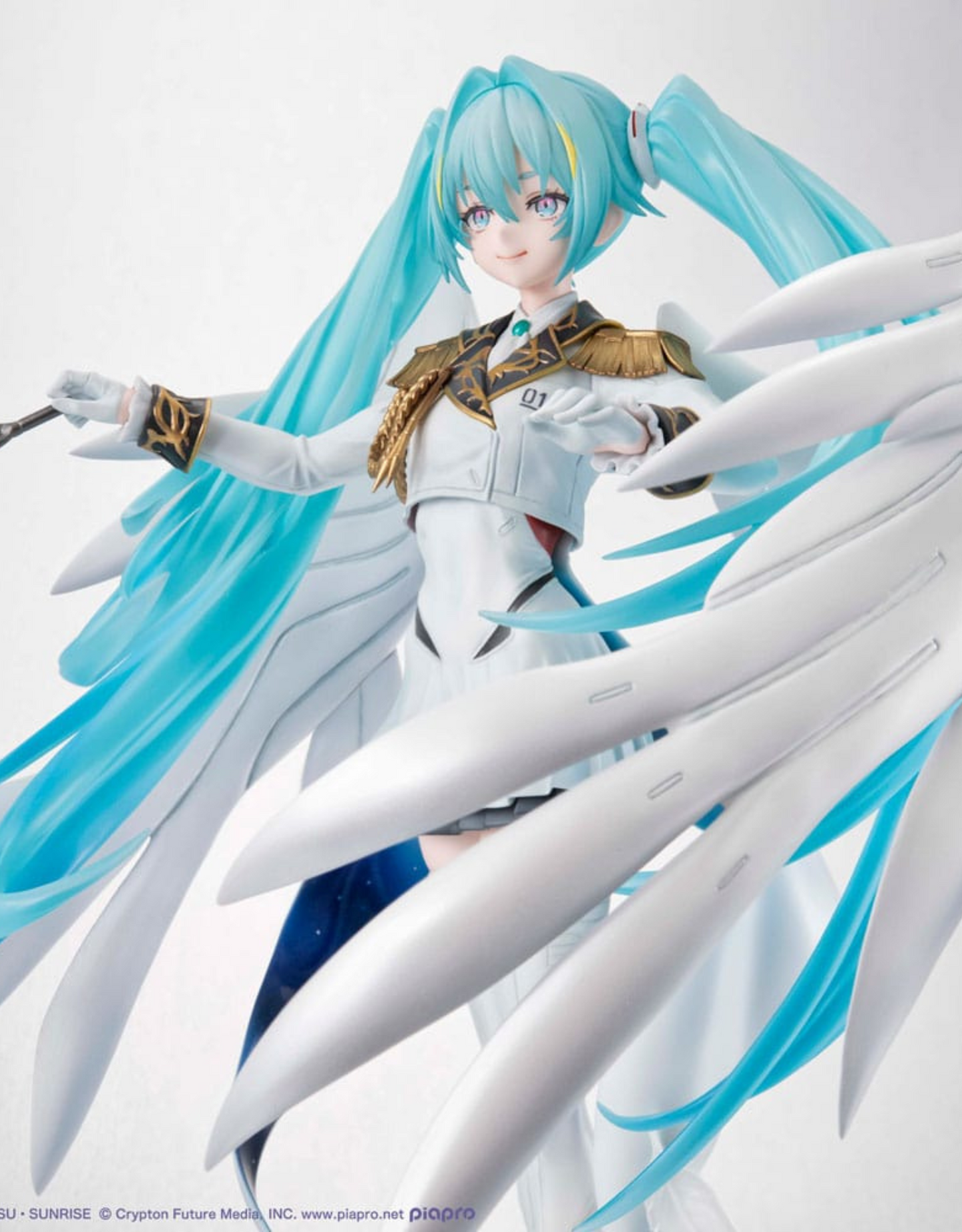092026 - Gundam x Hatsune Miku - Lucra Miku x Wing Gundam Zero - Statuette Megahouse