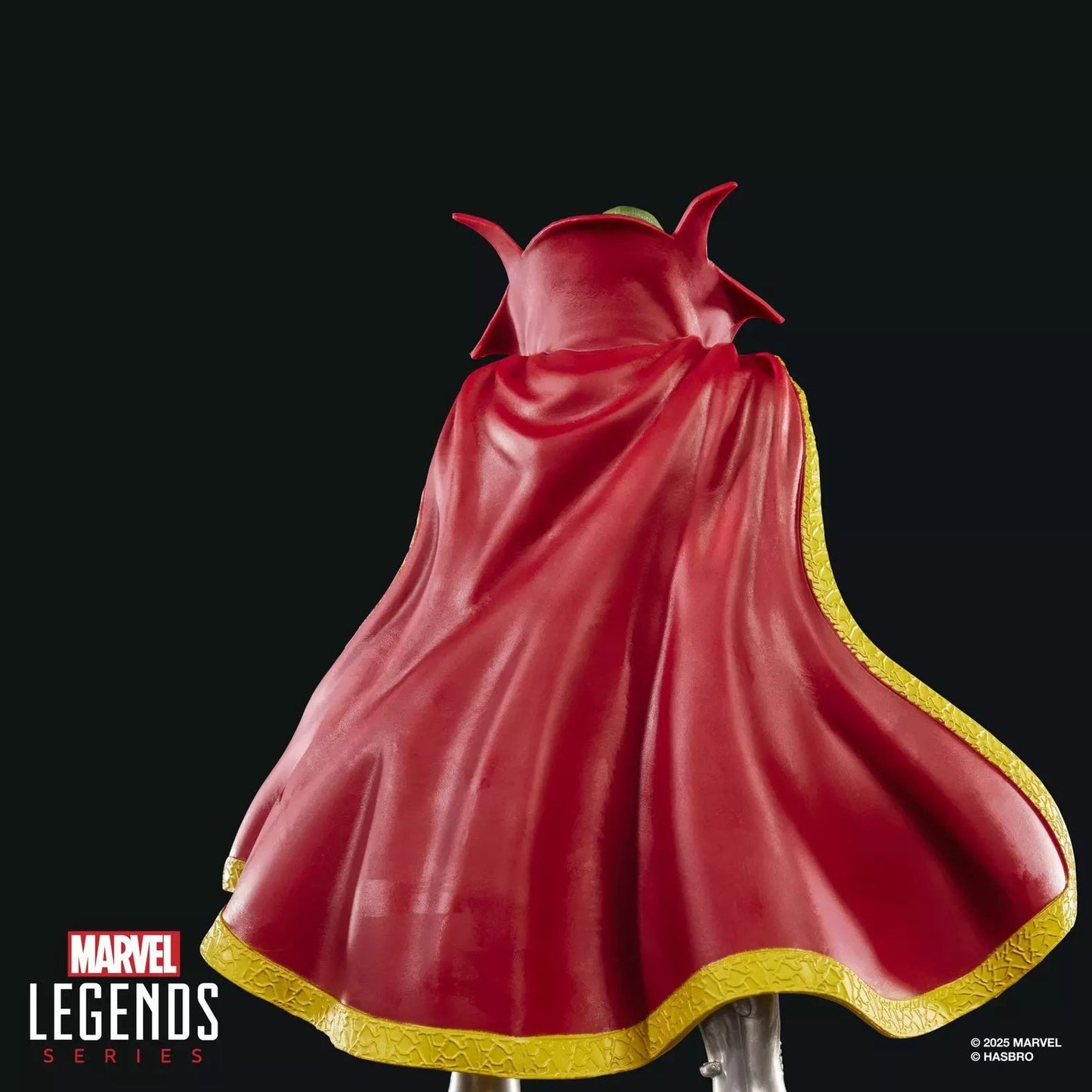 122025 - Emperor Doom - Figurine Articulée Hasbro