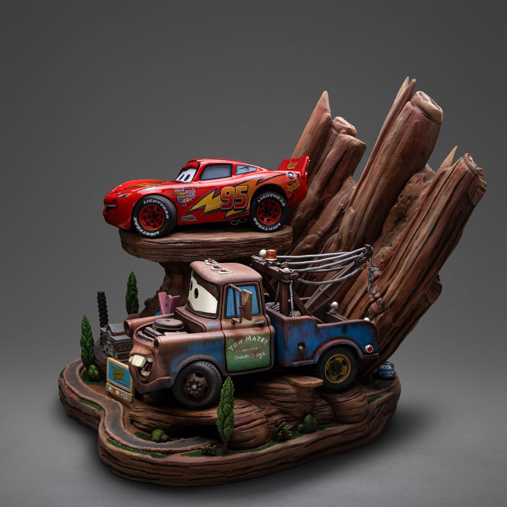 082025 - Cars - Lightning Mcqueen & Tow Mater - Diorama Iron Studio