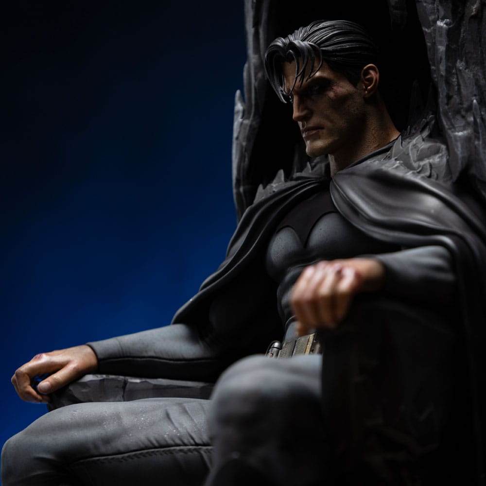 112025 - DC Comics - Batman & Bruce Wayne - Statuette Iron Studio