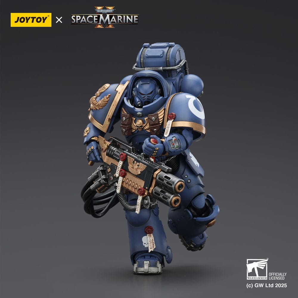 032026 - Warhammer 40k : Space Marine 2 - Ultramarines Heavy Artificer Armor with Relic Multi-Melta - Figurine Articulée Joytoy