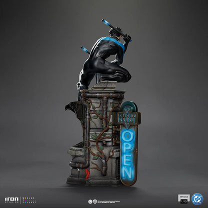 082026 - DC Comics - Nightwing - Statuette Iron Studio
