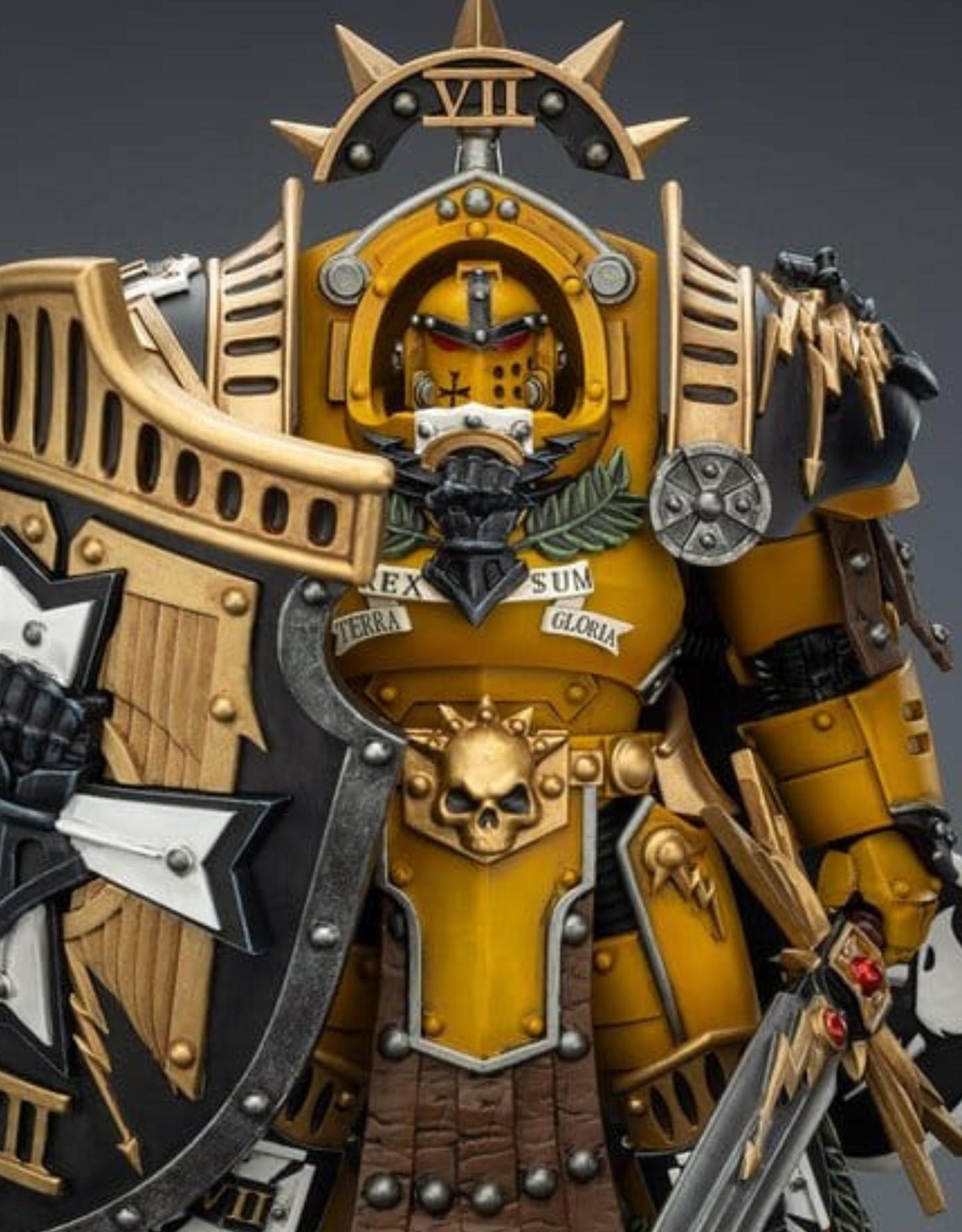 052026 - Warhammer 40K - Imperial Fists figurine Legion Praetor in Tartaros Terminator Armourwith Power Sword and Vigil Storm Shield - Figurine Articulée Joytoy