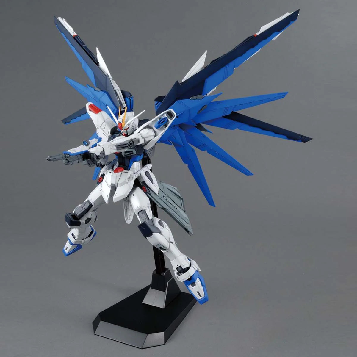 Gundam - MG 1/100 Freedom Gundam Ver 2.0 - Gunpla