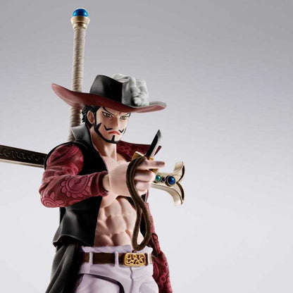 022026 - One Piece - Dracule Mihawk - Figurine Articulée S.H. FiguARTS