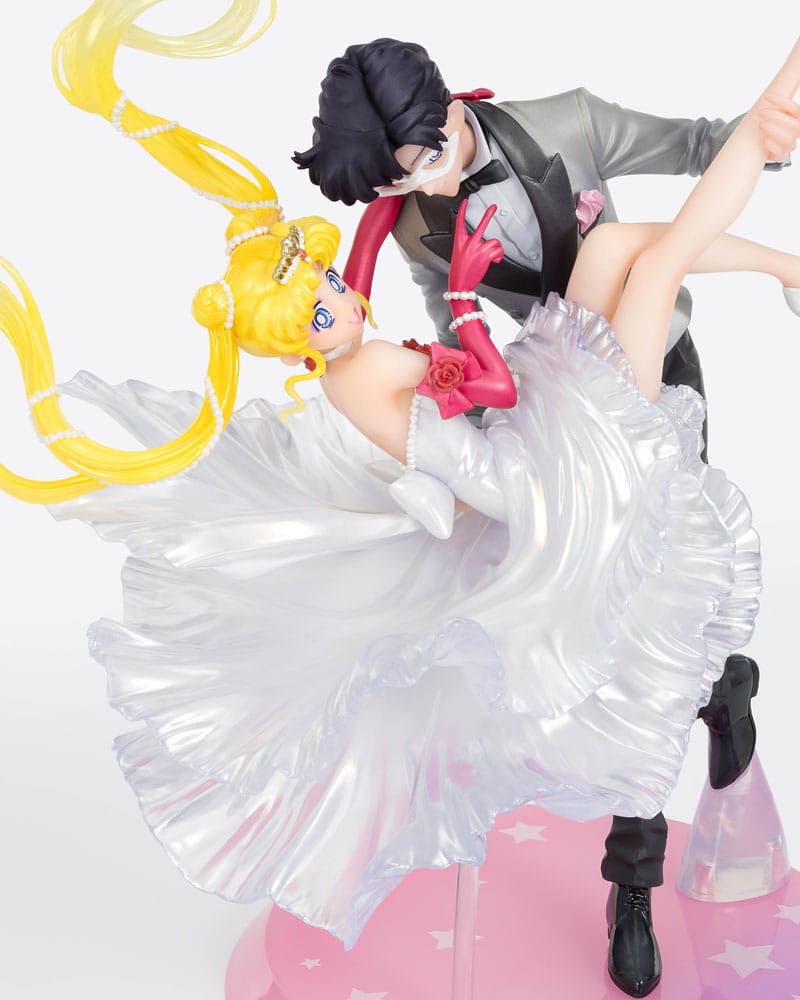092026 - Sailor Moon – Usagi & Tuxedo Mask Moonlight Glow Edition – Statuette Tamashii Nation