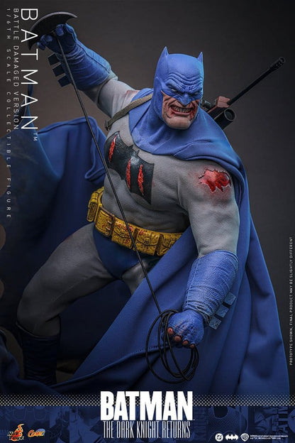 062027 - The Dark Knight Returns - Batman (Battle Damaged) – Figurine Articulée Hot Toys