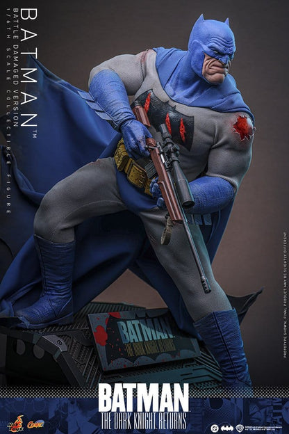 062027 - The Dark Knight Returns - Batman (Battle Damaged) – Figurine Articulée Hot Toys