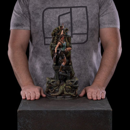 112025 - Tomb Raider - Lara Croft - Statuette Iron Studio