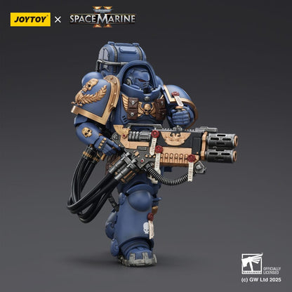 032026 - Warhammer 40k : Space Marine 2 - Ultramarines Heavy Artificer Armor with Relic Multi-Melta - Figurine Articulée Joytoy