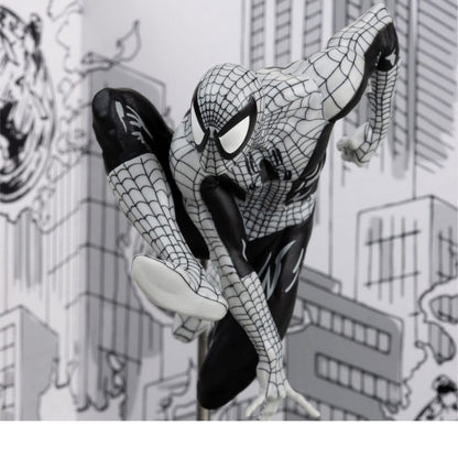 092025 Marvel - Spider-Man (Spider-Man #6)(Line Art)(Gold Label) - Statuette McFarlane Toys